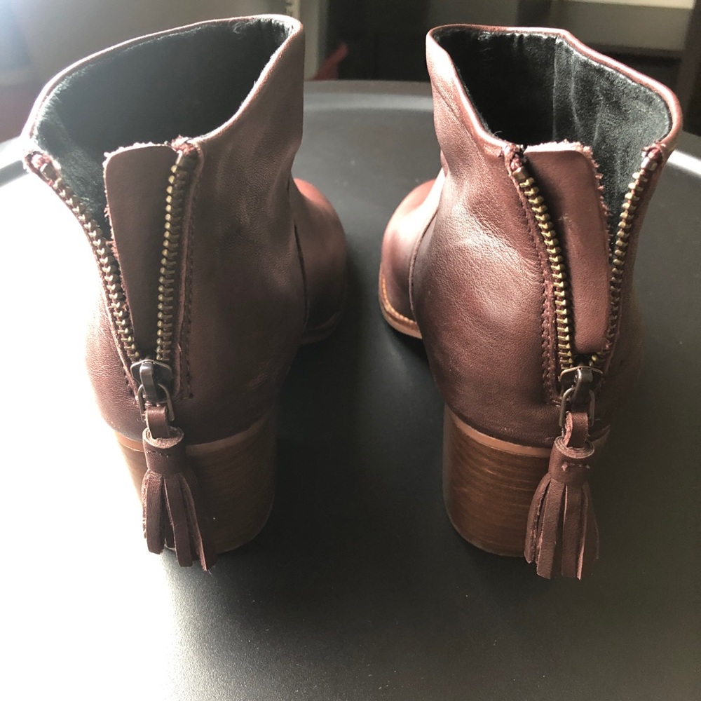 Toms Zipper back tasseled ankle bootie